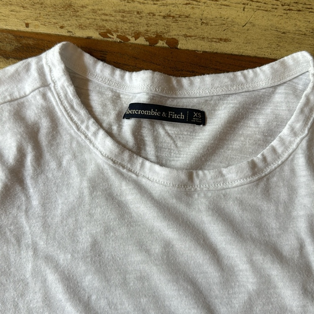 Abercrombie & Fitch and American Eagle Women’s XS Shirts Lot of 4 - Picture 11 of 11